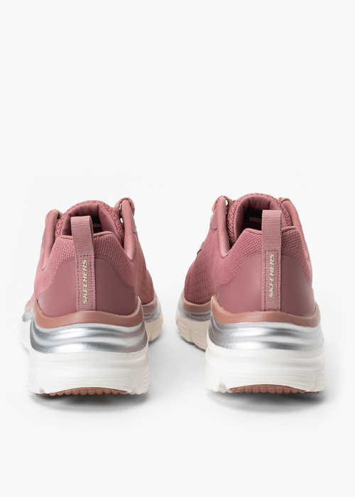 SKECHERS Make Moves