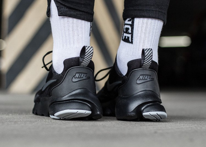Nike Presto Fly GS (913966-008)