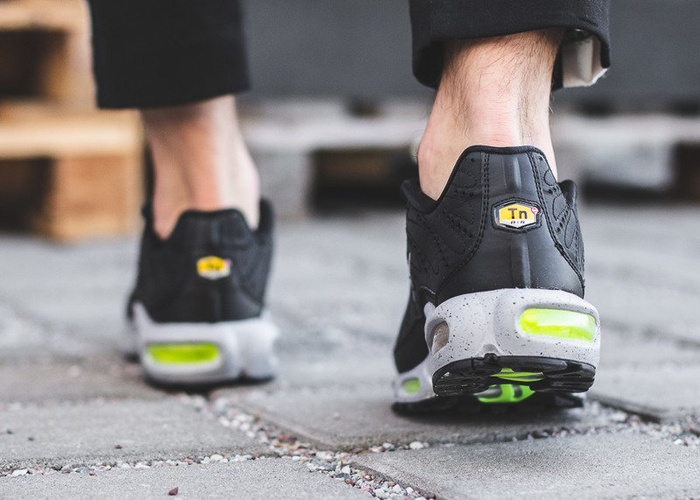 Nike Air Max Plus Premium (815994-003)